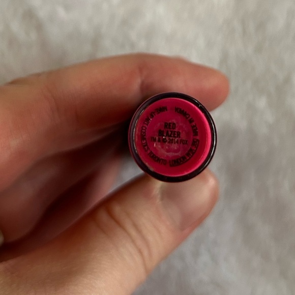 The Simpsons MAC lipgloss - Picture 3 of 4